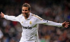 米兰-戈贝尔关键回合不手软，雄鹿绝杀魔术，防守巨塔的制胜时刻