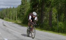 米兰体育网页版-欧冠淘汰赛之夜，帕尔默的救赎与新生