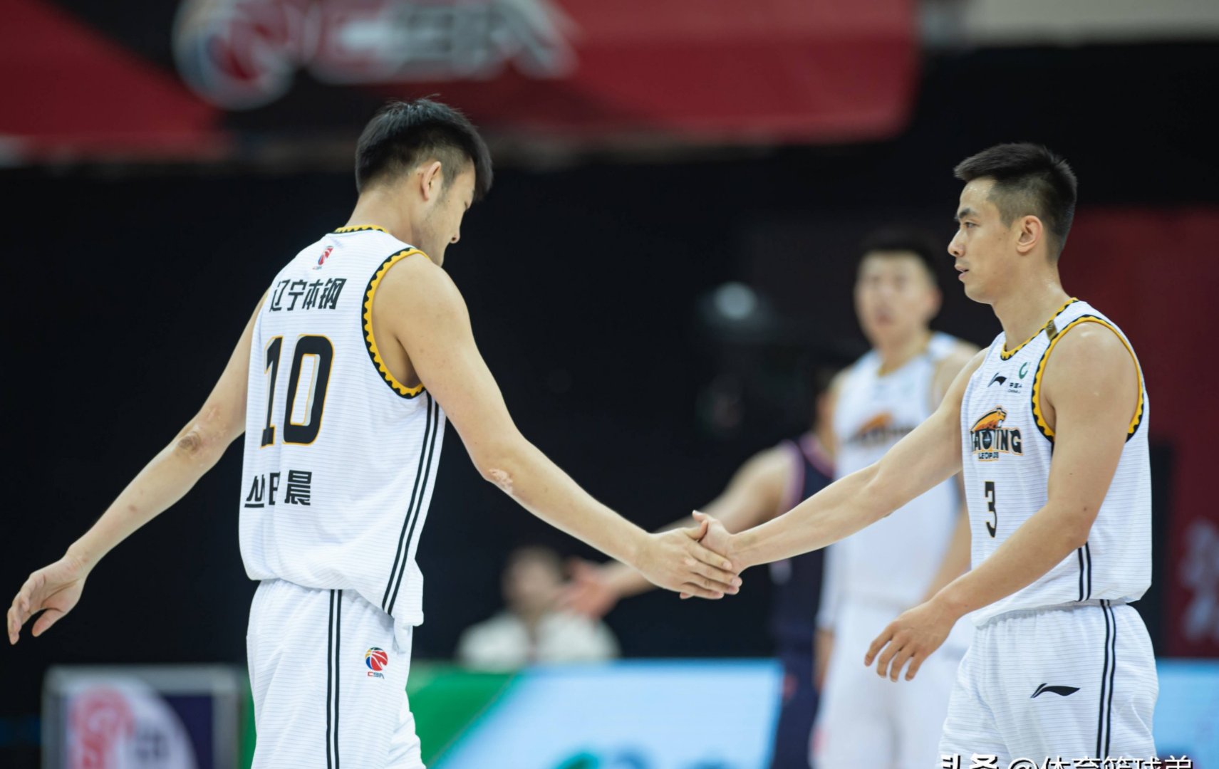 河南男篮主场作战，摆脱低迷战绩取得胜利的简单介绍