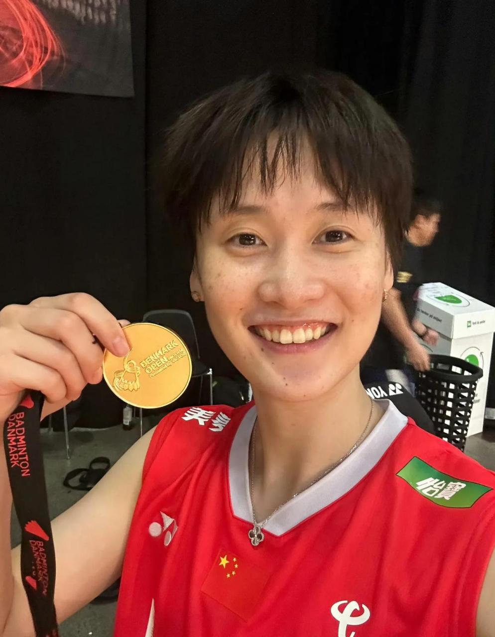 包含中国队轻取丹麦队，陈雨菲惊艳四座的词条