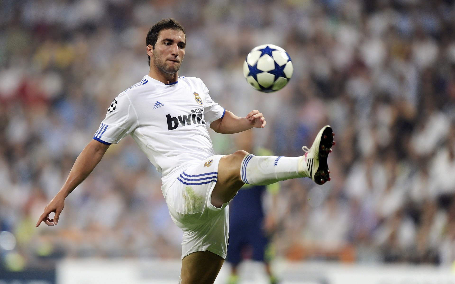 詹姆斯爆发,凯尔特人完胜步行者,双雄并立,东部格局再洗牌