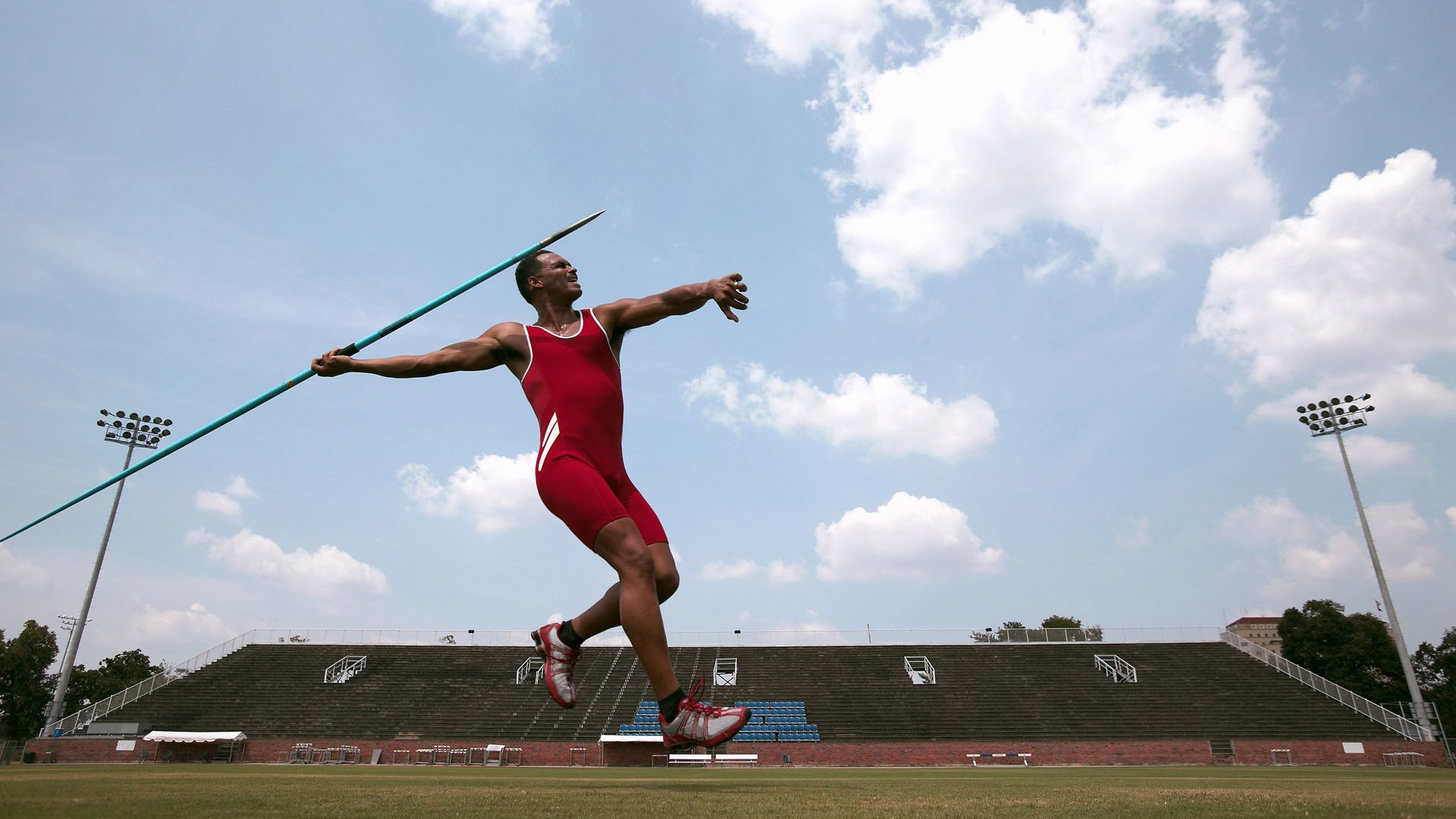 广东队正面击溃爵士,塔图姆成为关键先生