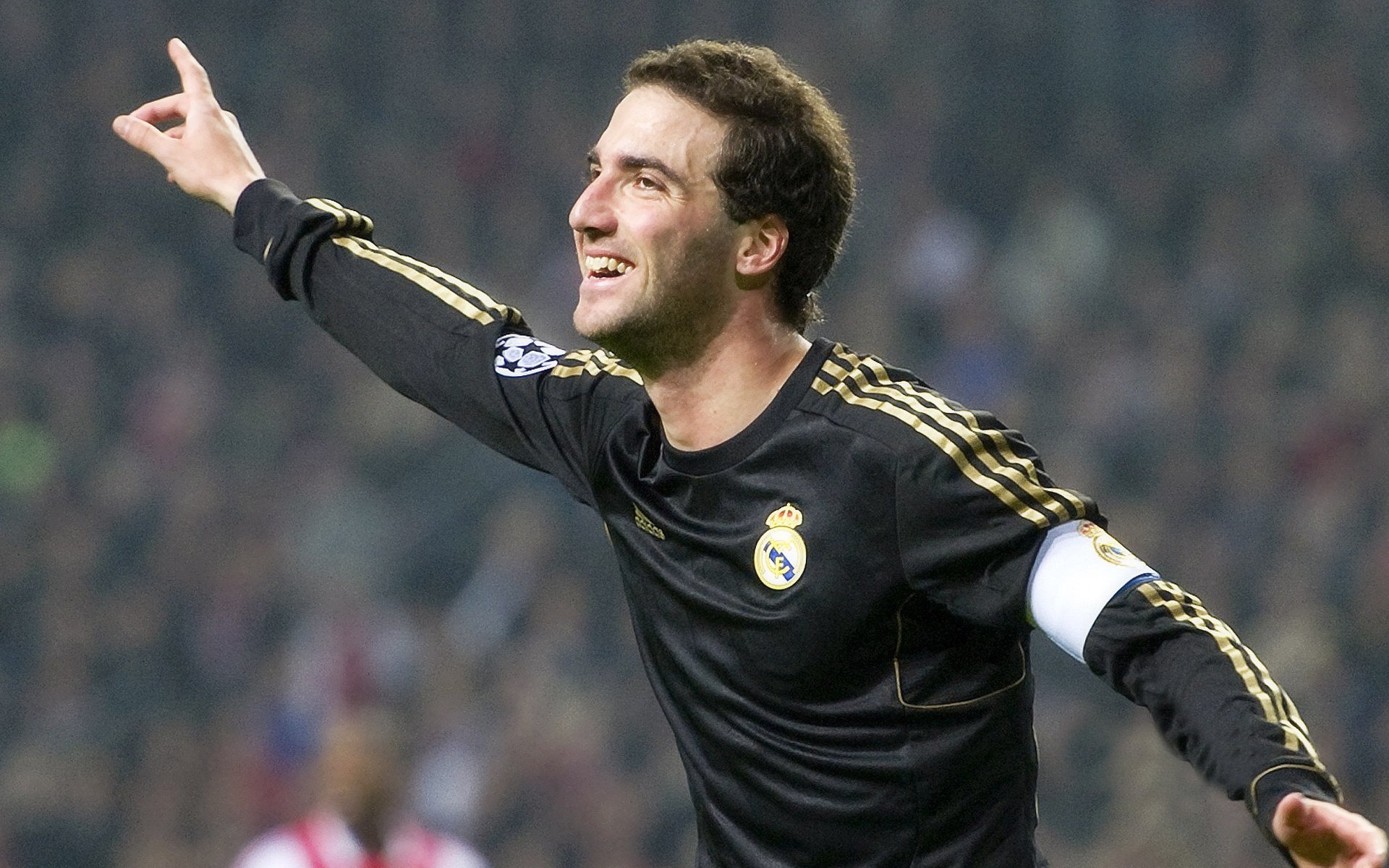 赛道上的冰与火之歌,周冠宇状态火热,迈凯伦绝杀阿斯顿马丁